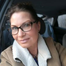 Suzanne Andrew headshot